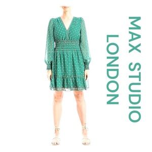 MAX STUDIO LONDON Kelly Green Print
Dress, Long Sleeve, Size M.